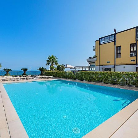 דסנזאנו דל גארדה Residenza Miralago III By Wonderful Italy מראה חיצוני תמונה