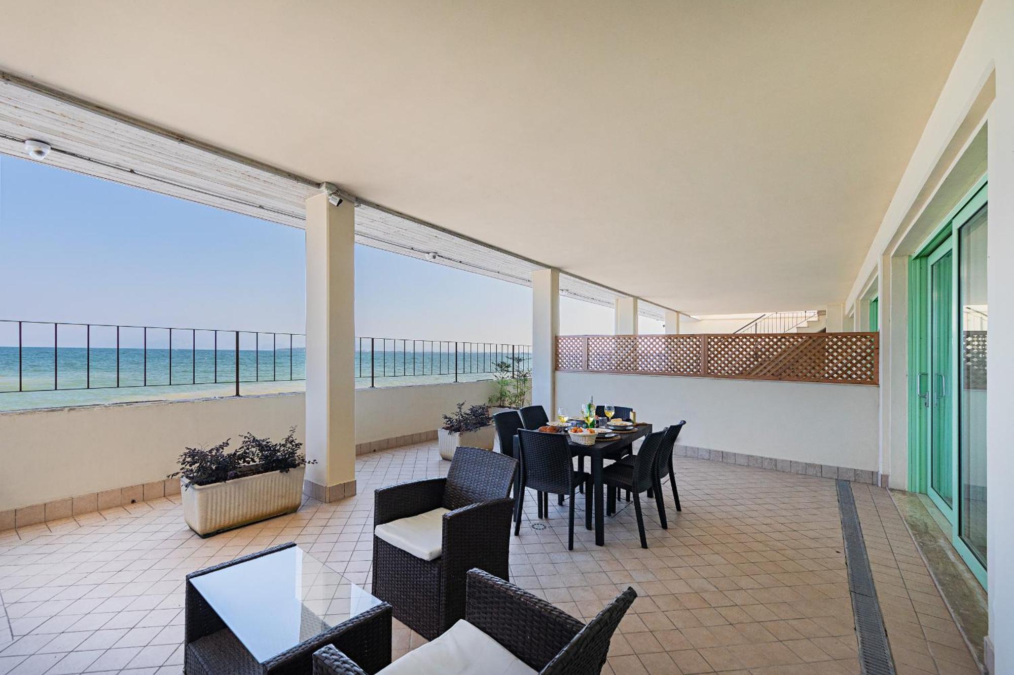 דסנזאנו דל גארדה Residenza Miralago III By Wonderful Italy מראה חיצוני תמונה