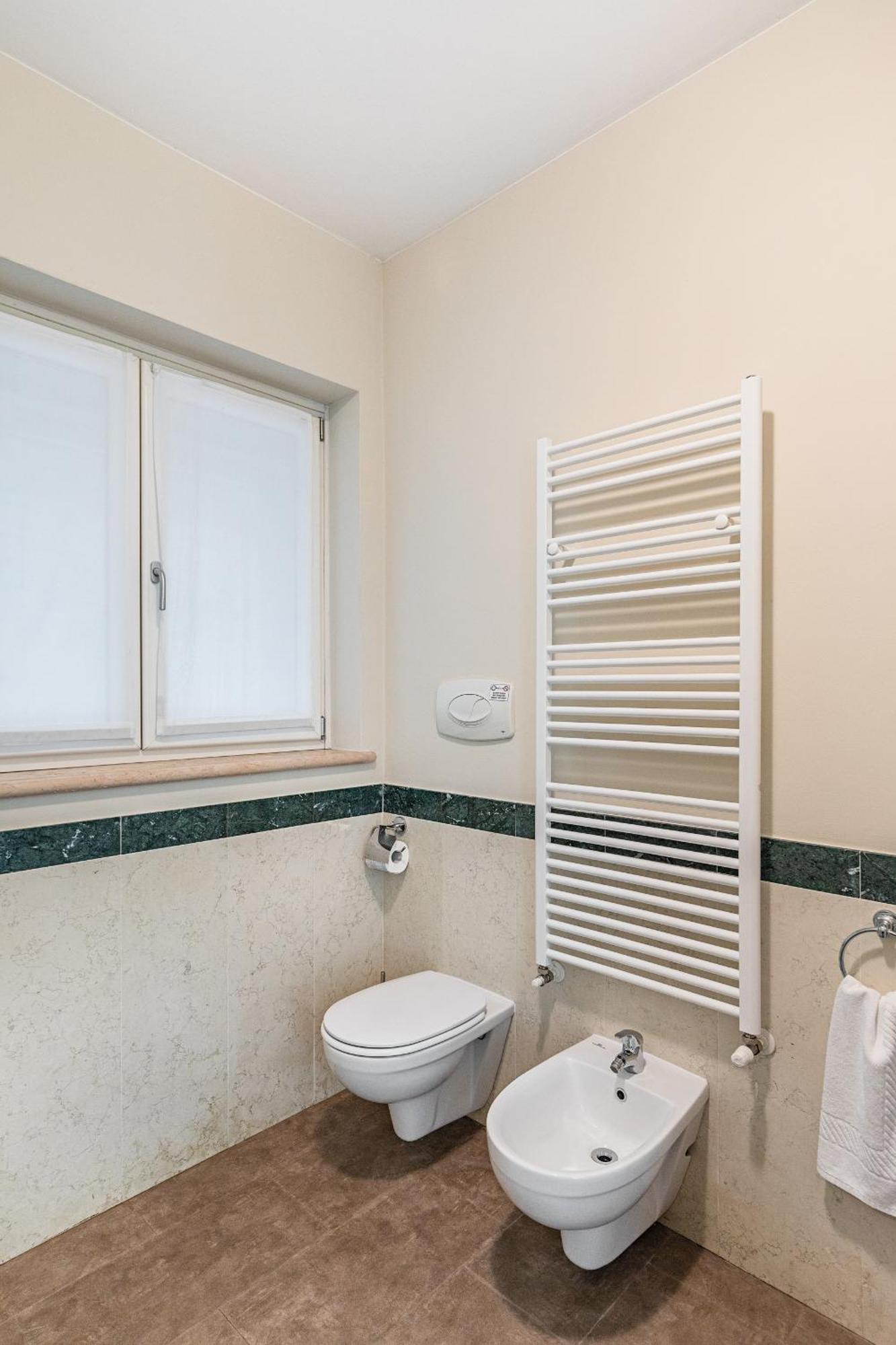 דסנזאנו דל גארדה Residenza Miralago III By Wonderful Italy מראה חיצוני תמונה