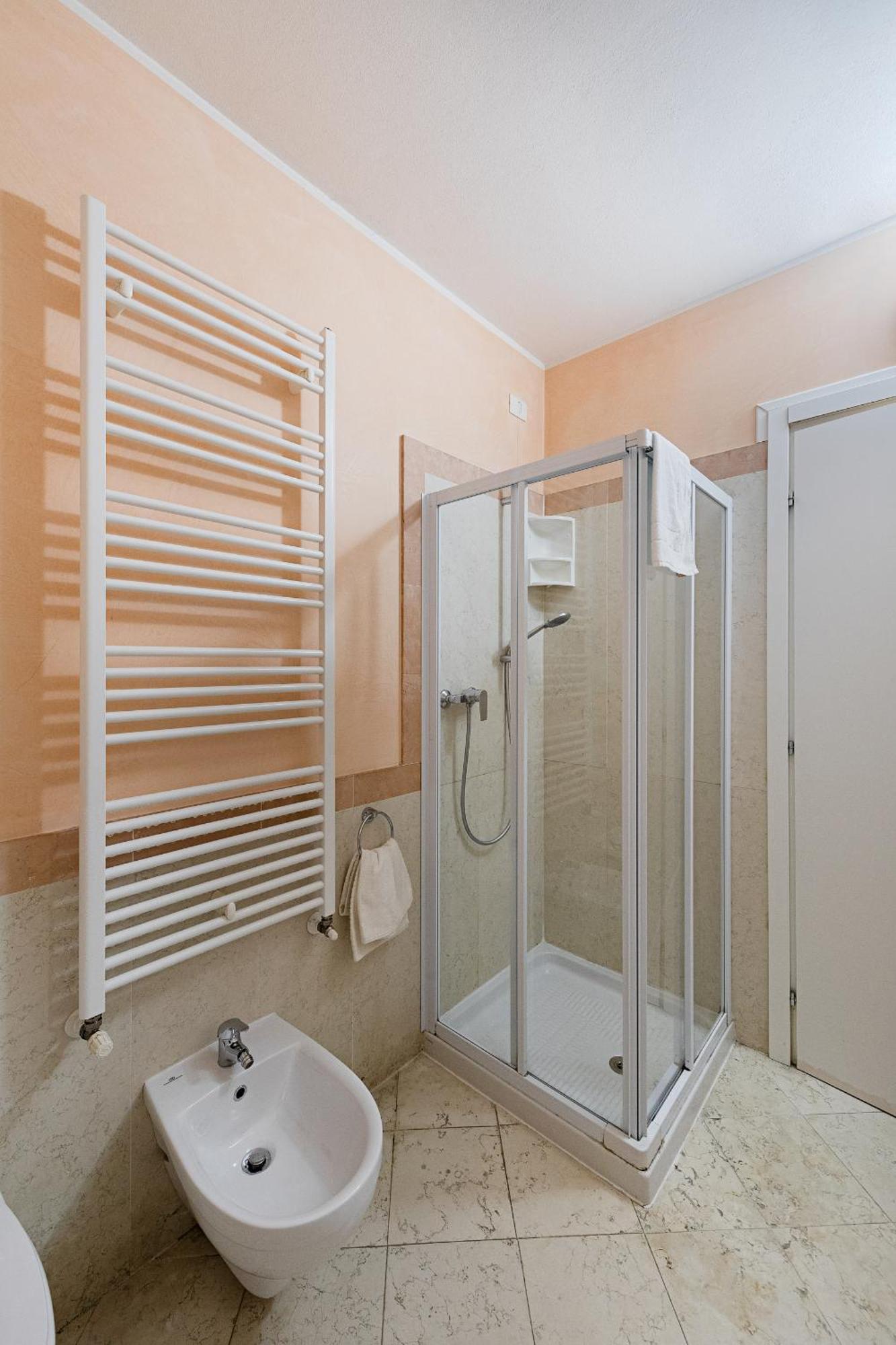 דסנזאנו דל גארדה Residenza Miralago III By Wonderful Italy מראה חיצוני תמונה