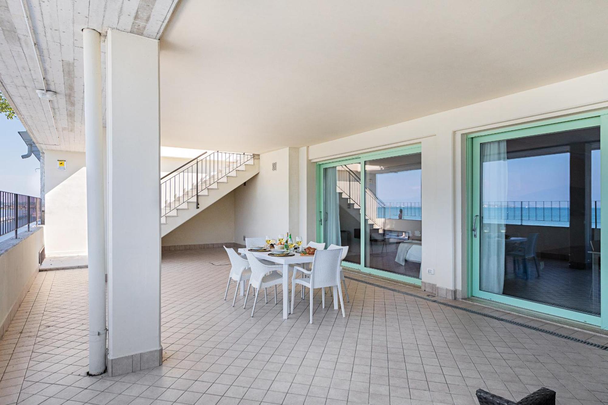 דסנזאנו דל גארדה Residenza Miralago III By Wonderful Italy מראה חיצוני תמונה