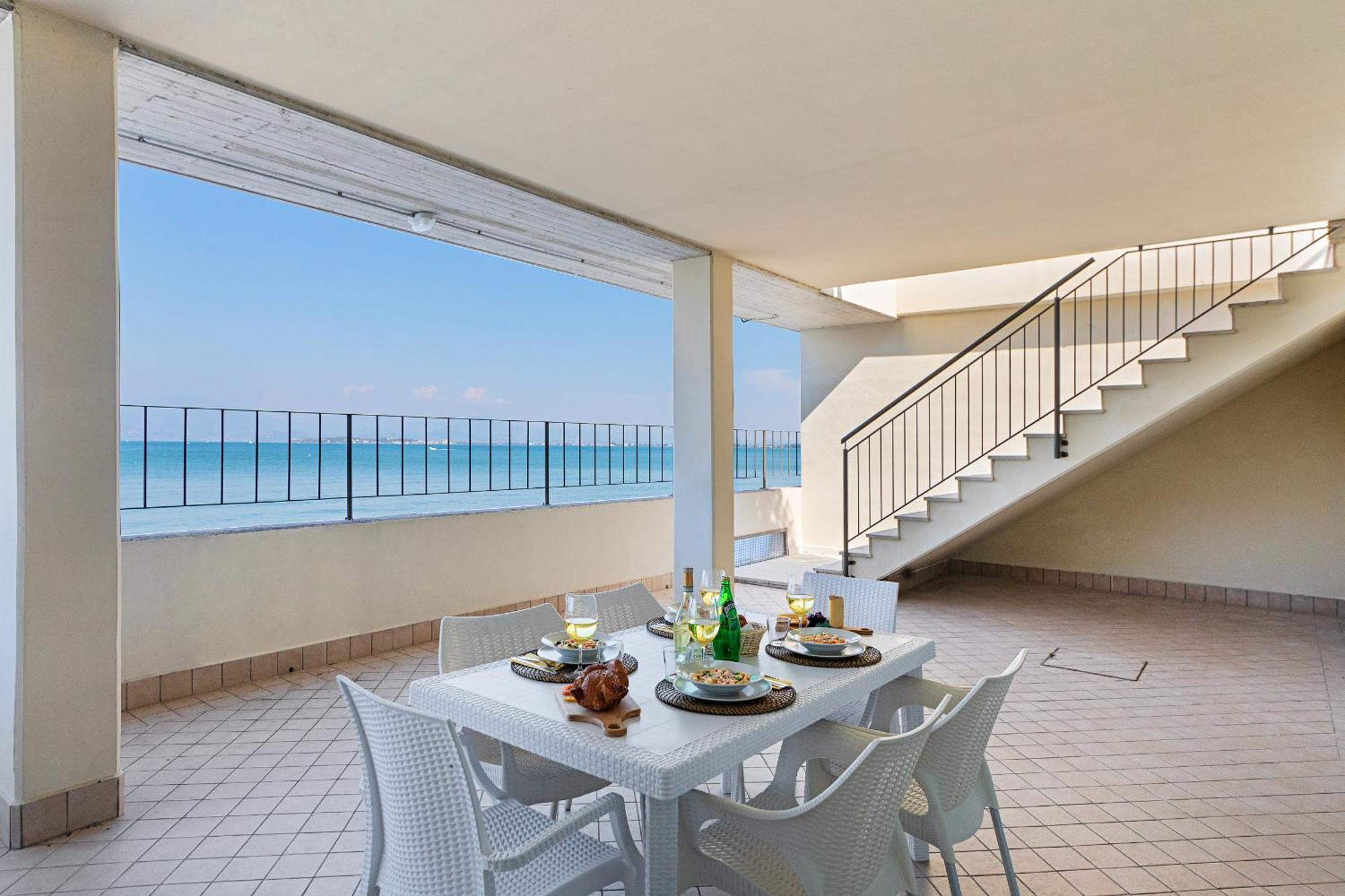 דסנזאנו דל גארדה Residenza Miralago III By Wonderful Italy מראה חיצוני תמונה
