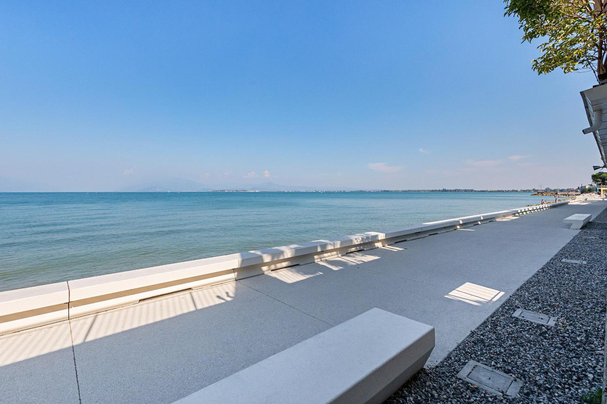 דסנזאנו דל גארדה Residenza Miralago III By Wonderful Italy מראה חיצוני תמונה