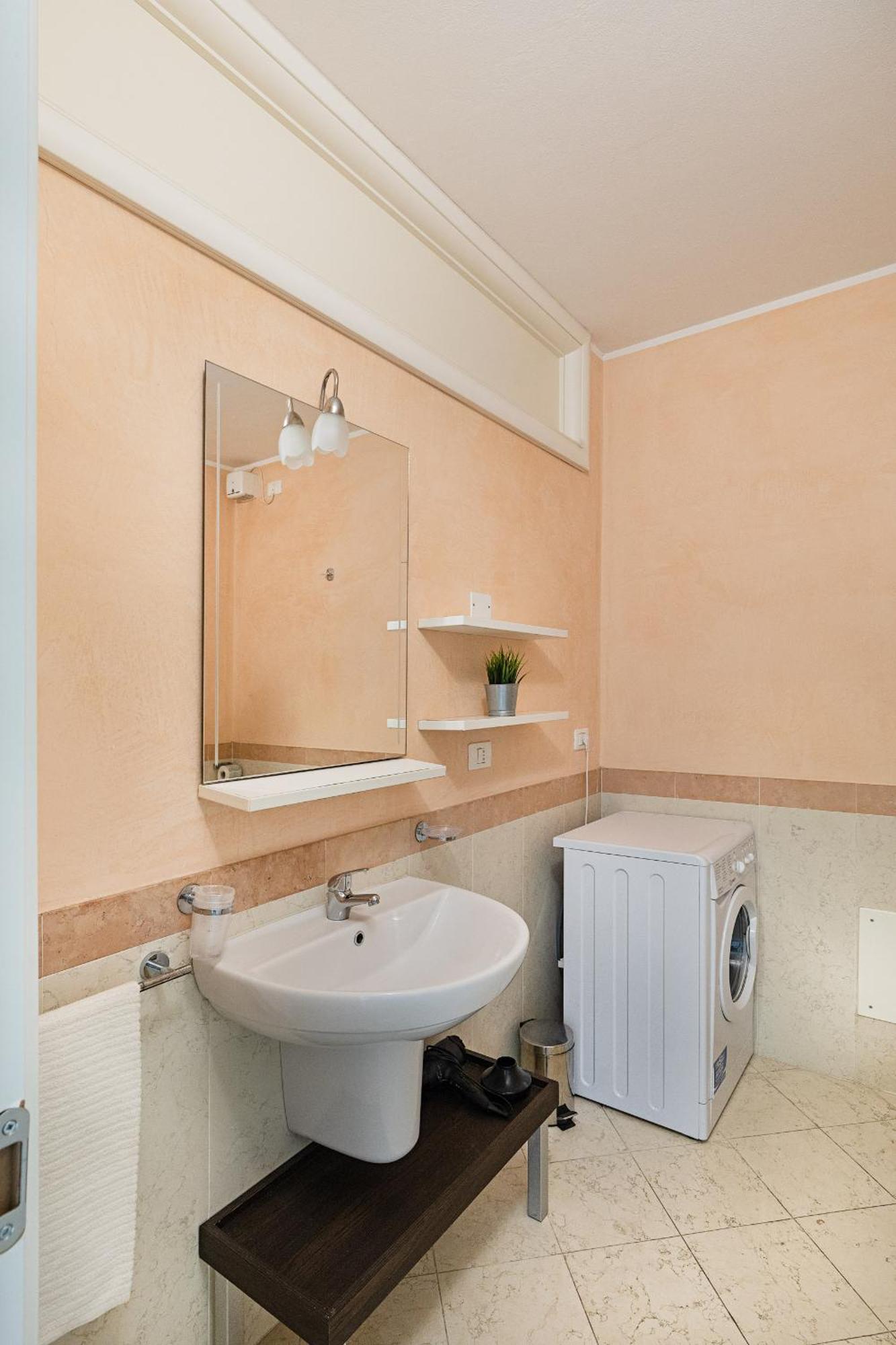 דסנזאנו דל גארדה Residenza Miralago III By Wonderful Italy מראה חיצוני תמונה