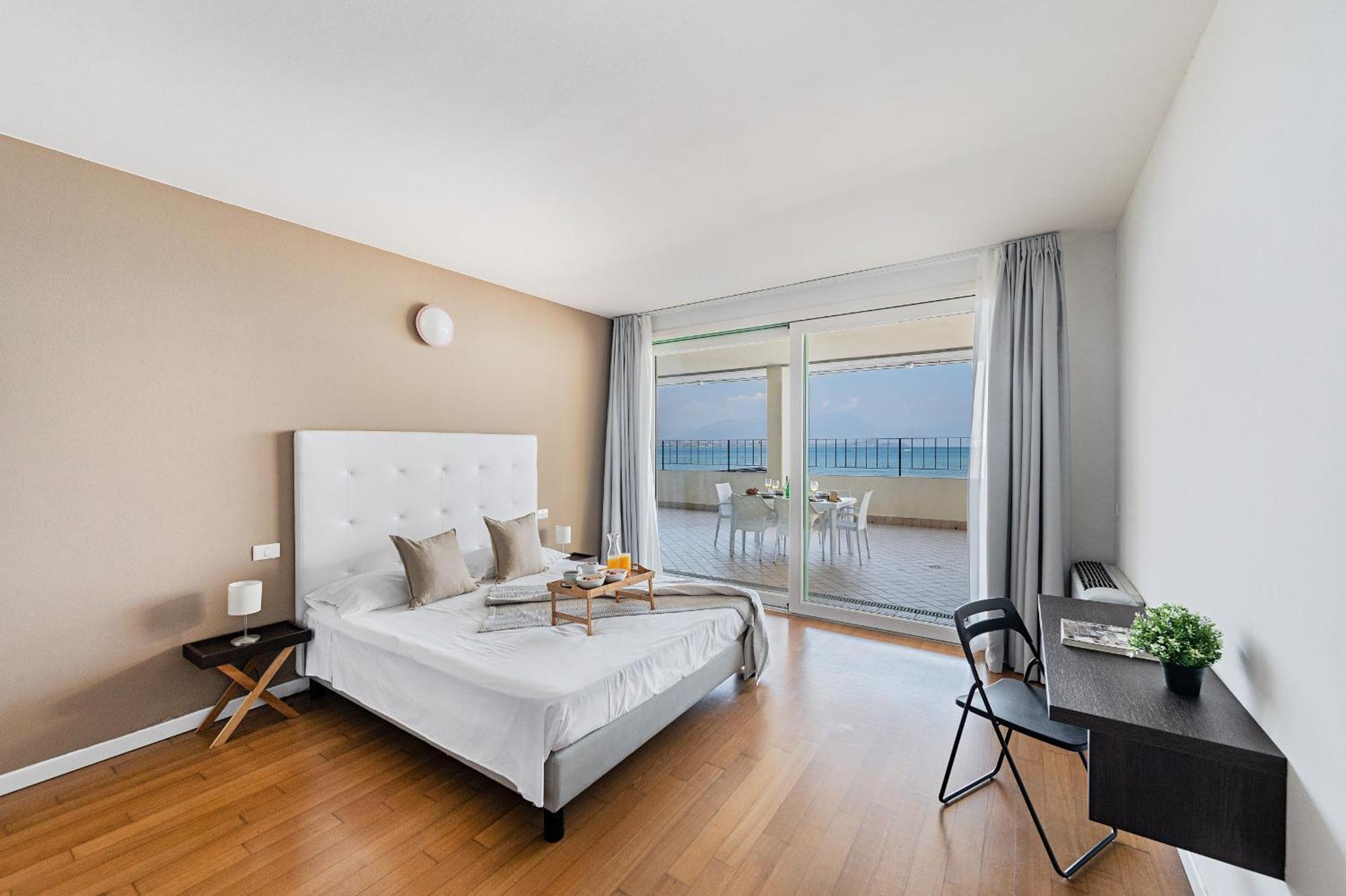 דסנזאנו דל גארדה Residenza Miralago III By Wonderful Italy מראה חיצוני תמונה