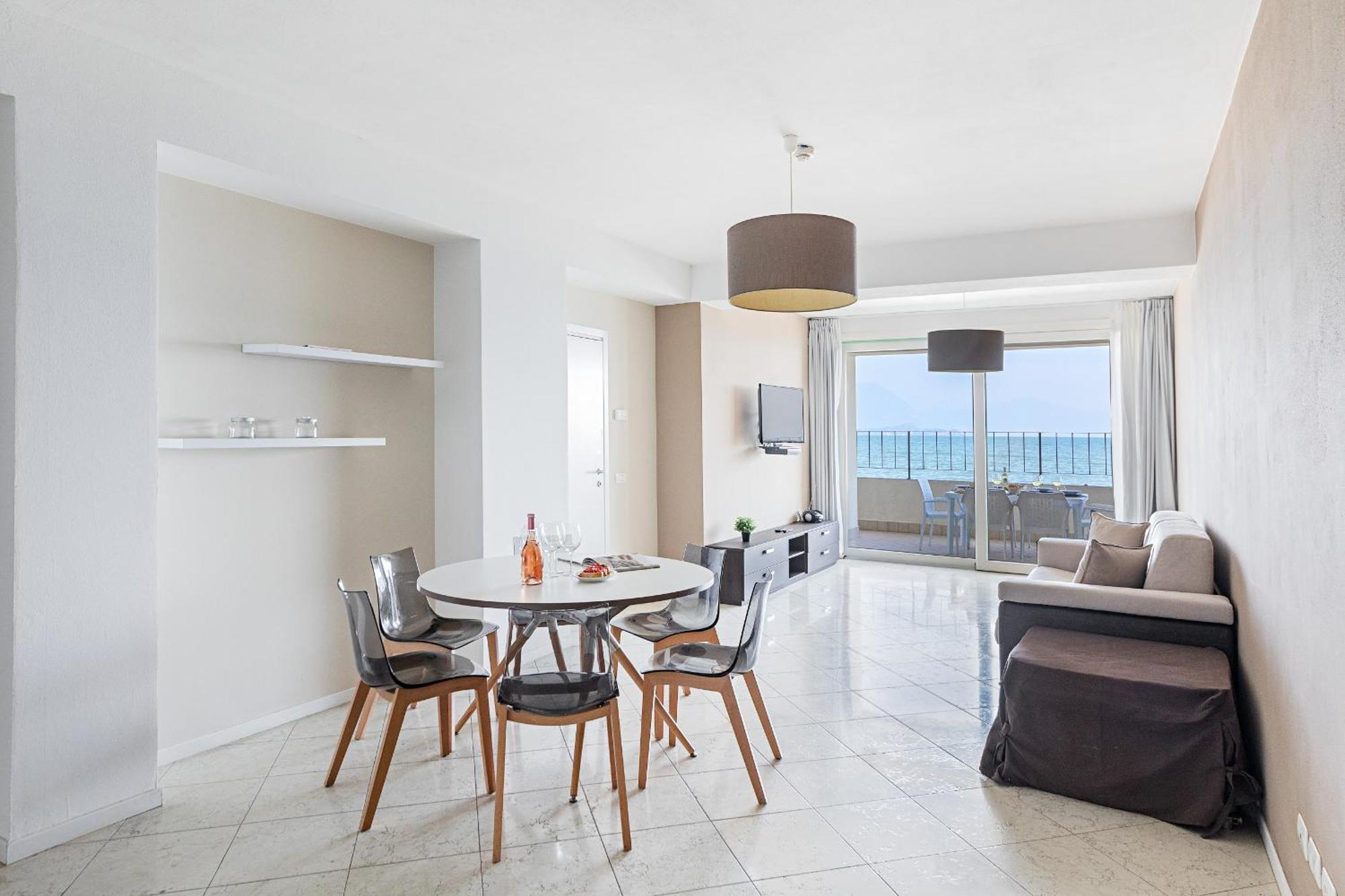דסנזאנו דל גארדה Residenza Miralago III By Wonderful Italy מראה חיצוני תמונה