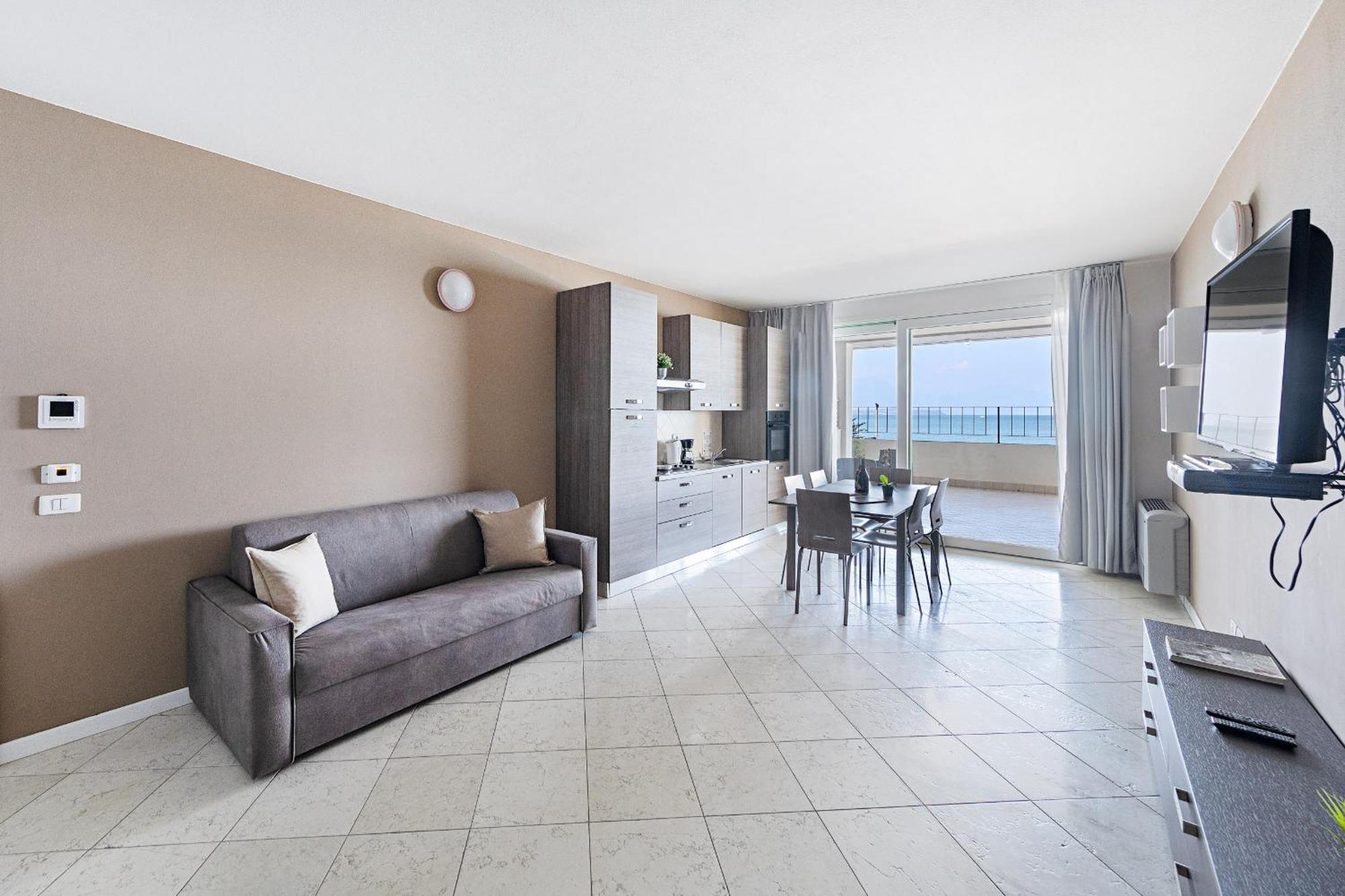 דסנזאנו דל גארדה Residenza Miralago III By Wonderful Italy מראה חיצוני תמונה